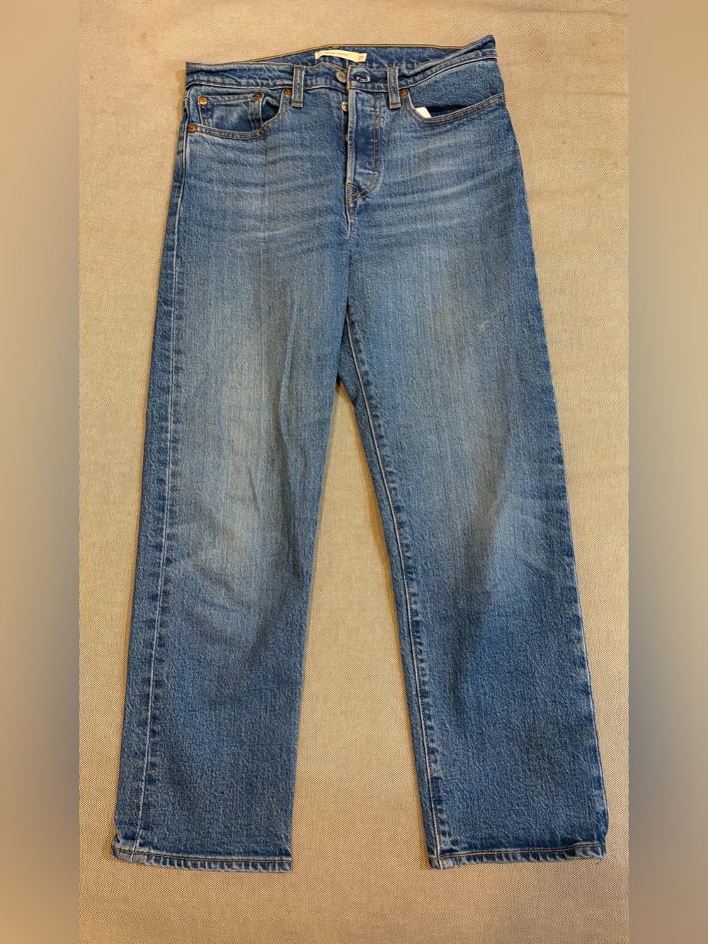Levi’s Wedgie Straight Light Wash Cropped Jeans